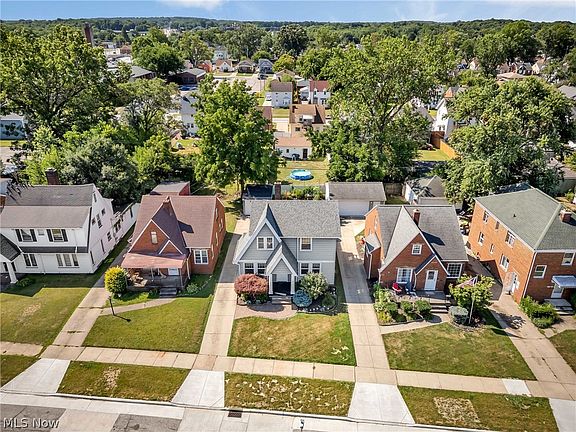 4th image of 2125 Brookview Blvd