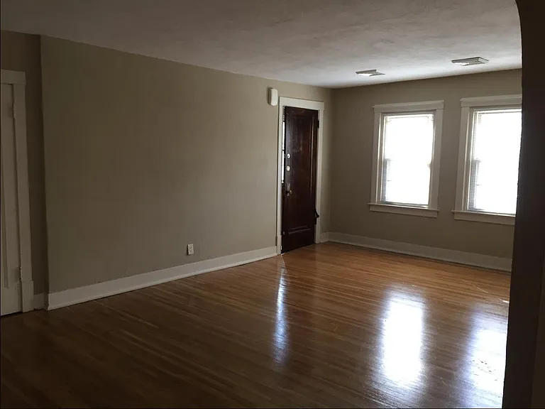 920 Amherst St #3 — Photo 8