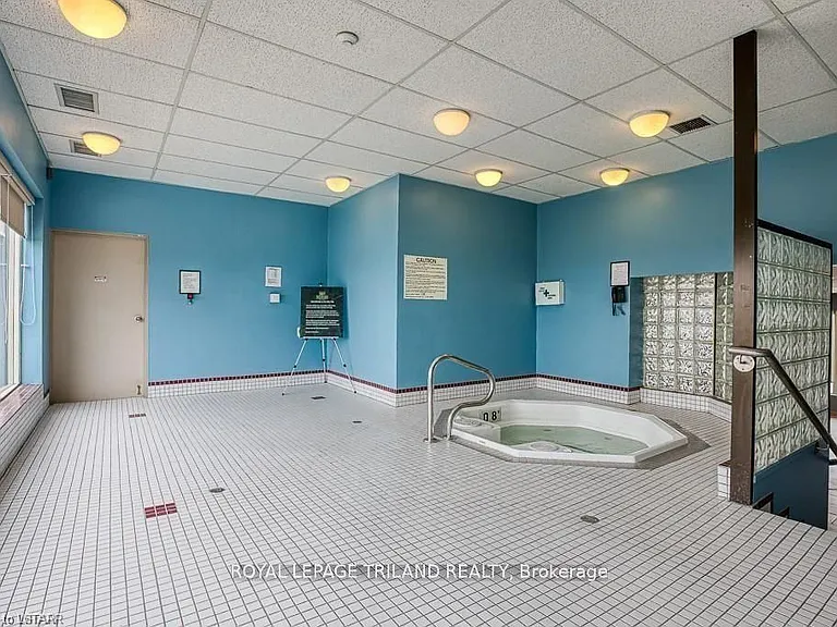 744 Wonderland Rd S #1208 — Photo 18