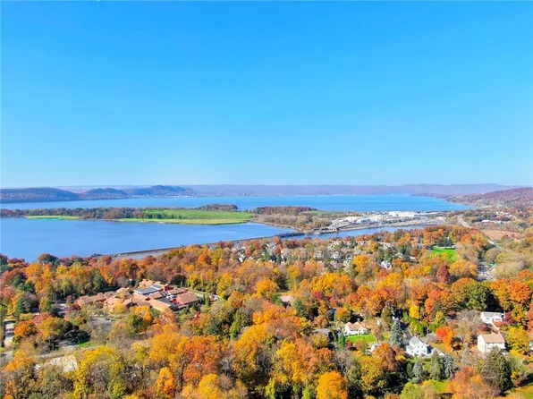 137 Cedar Ln, Ossining, NY 10562