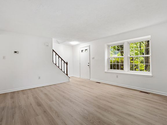 5th image of 10214 Millstream Dr
