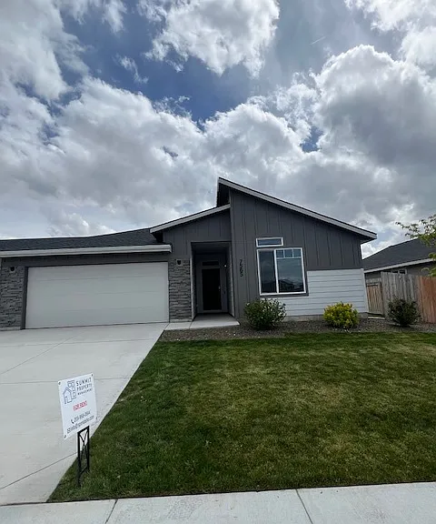 7565 E Bratton Dr — Photo 1