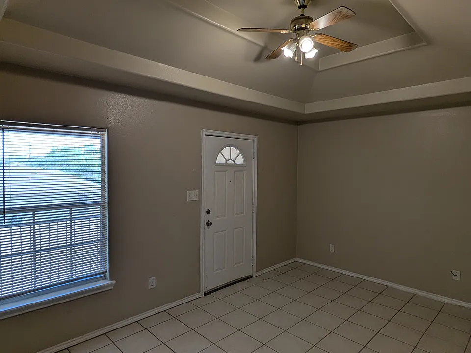 1921 N Dennis St #3