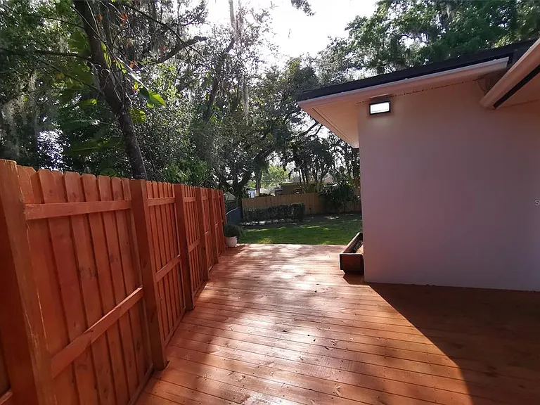 2314 Buckminster Cir — Photo 17