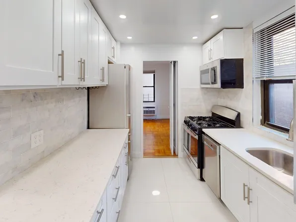 141 East 89th Street image 3 of 17