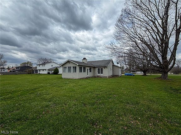 3rd image of 9825 Struthers Rd