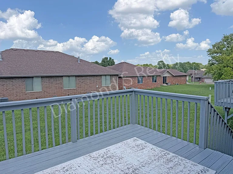 1331 W Sackett St — Photo 17