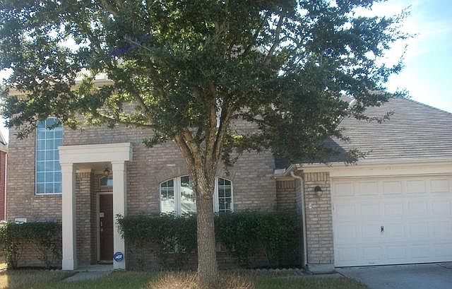 1st image of 1831 Oakwood Court Dr