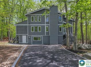 8210 Pine Grove Dr, East Stroudsburg, PA