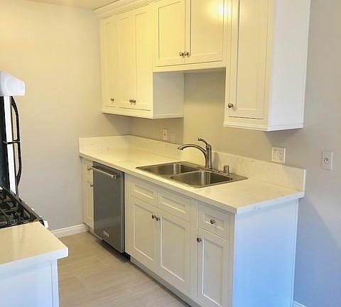 2nd image of 920 N Stanley Ave APT 104