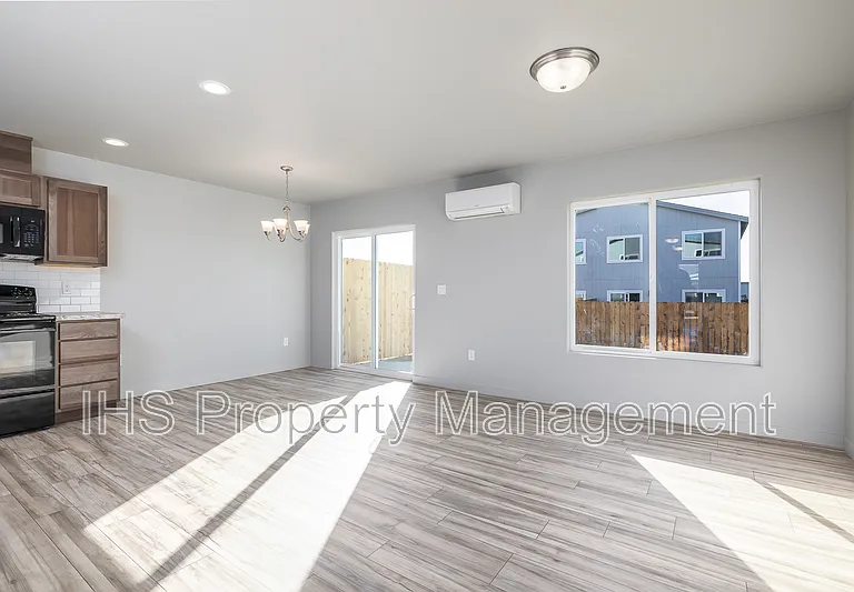 2511 Ronan St #A — Photo 18