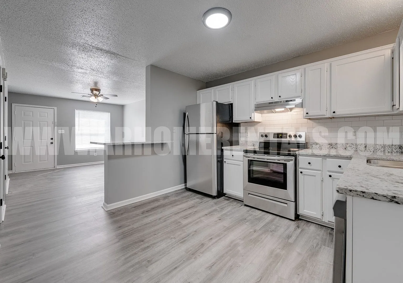 2405 Washington Avenue — Photo 1