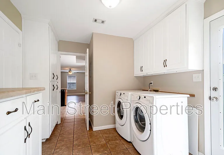 5320 Powrie Dr — Photo 25