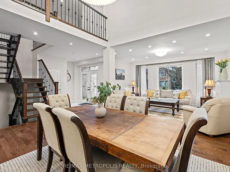 552 Feathergrass Cres #MAIN UPPER — Photo 14