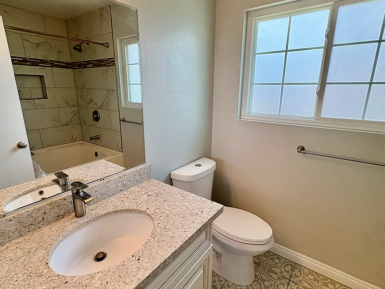 2035 Grove Ave — Photo 21