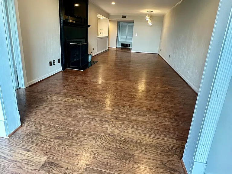 2455 Arlington Cres #1A — Photo 9