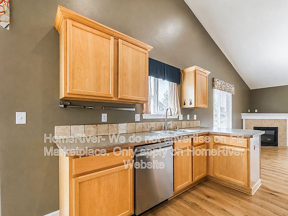 3rd image of 7905 N Ash Ln