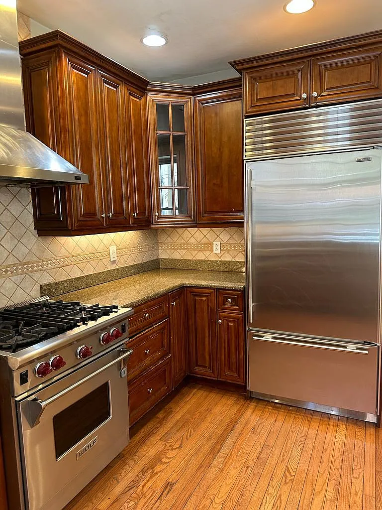 3 bed, 2448 sqft, $3,500 — Photo 1