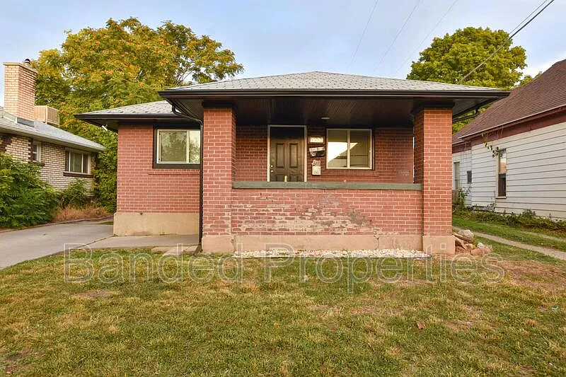 1 bed, 1.0 bath, 400 sqft, $895 — Photo 2