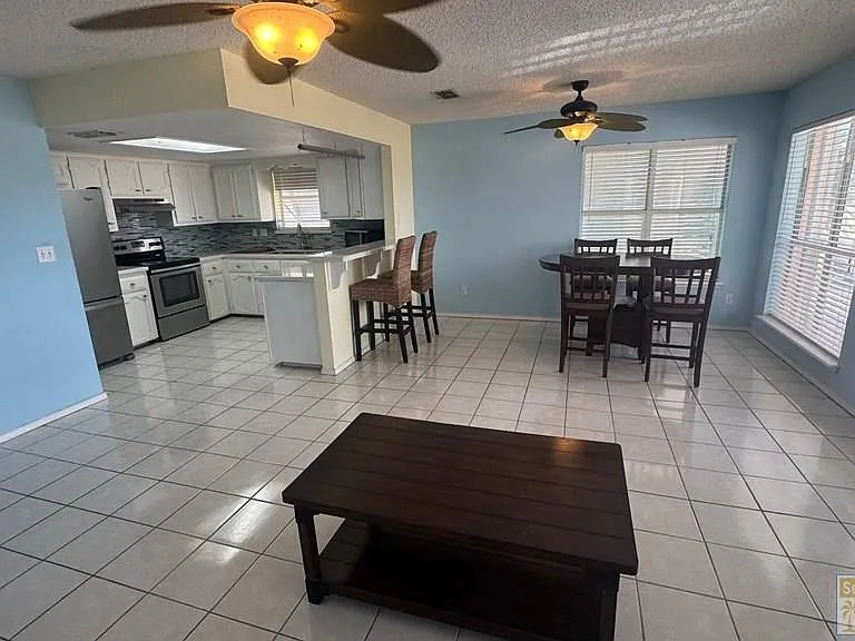 108 W Capricorn Dr — Photo 5