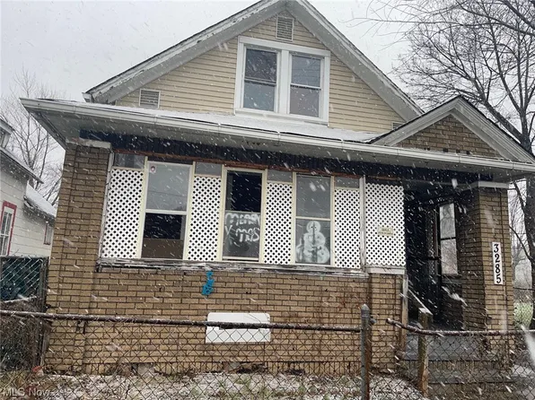 3285 W 44th St, Cleveland, OH 44109