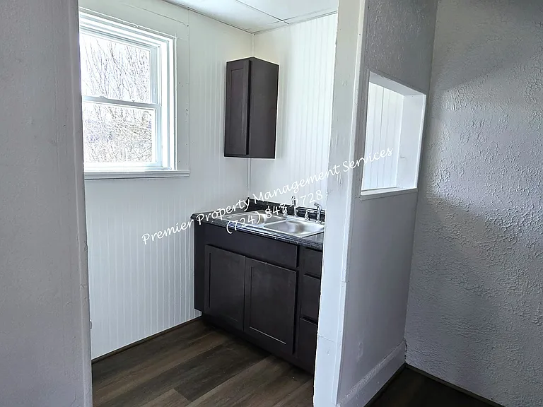 416 E Reynolds St #1/2 — Photo 9
