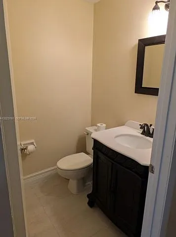 3 bed, 2.5 bath, 1622 sqft, $3,650 — Photo 2