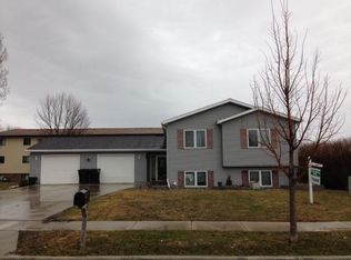 2509 S 18th St, Grand Forks, ND 58201