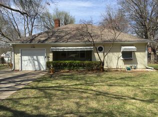 3508 SW Huntoon St, Topeka, KS 66604
