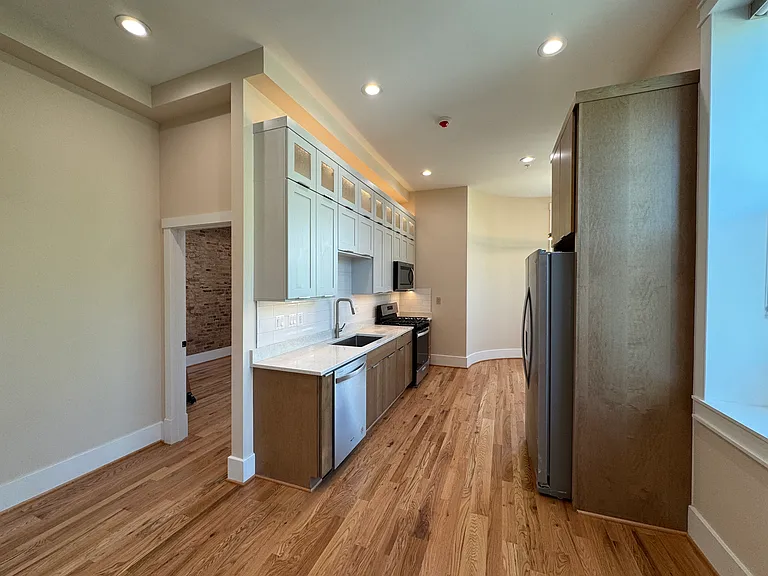 2031 Maryland Ave #1 — Photo 14