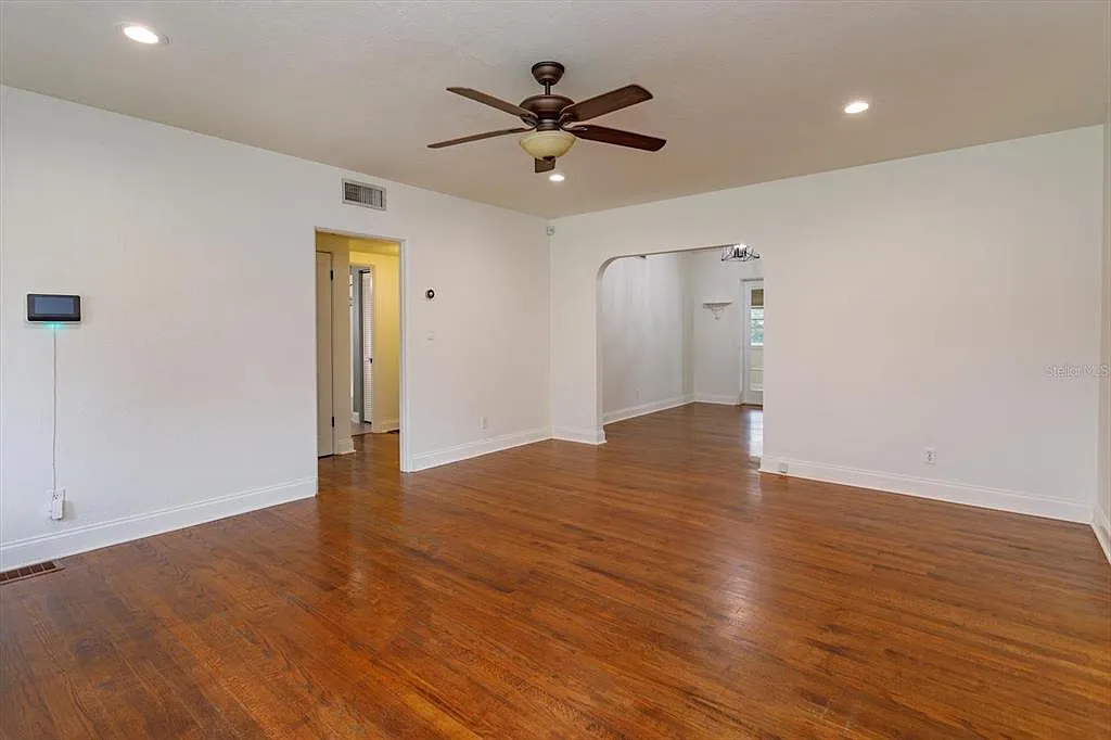 3 bed, 2.0 bath, 1420 sqft, $3,500 — Photo 3