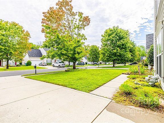 2nd image of 5115 Sunburst Ln
