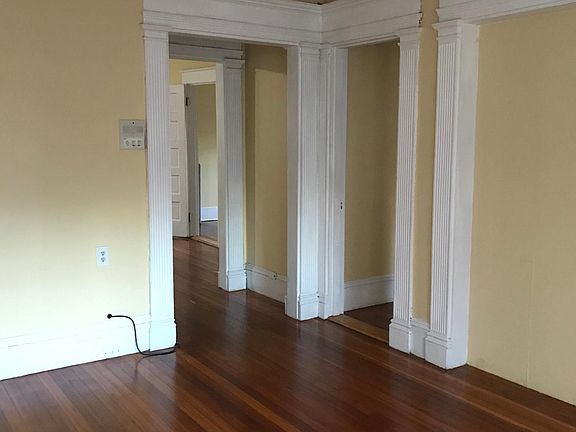 3rd image of 20 Medway St APT 10