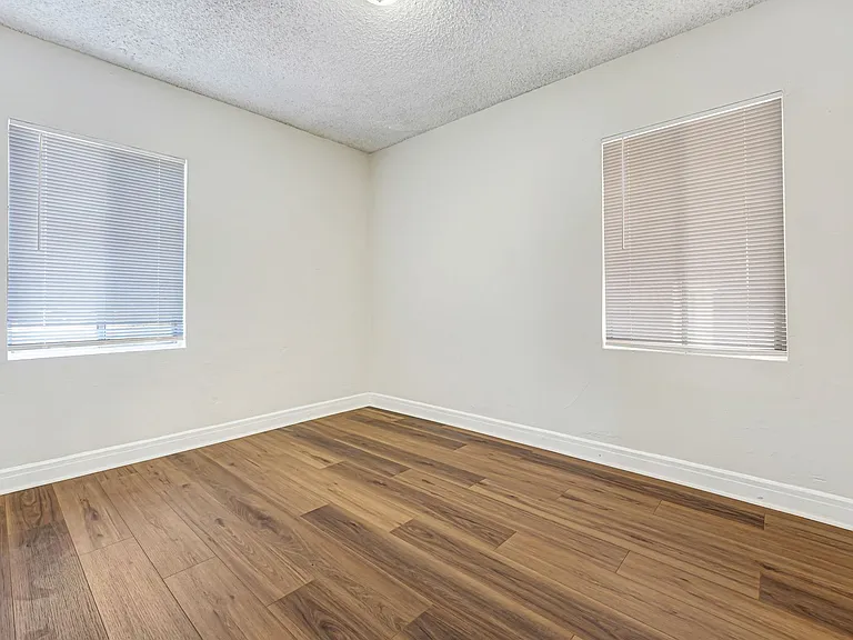 11145 Central Ave — Photo 11