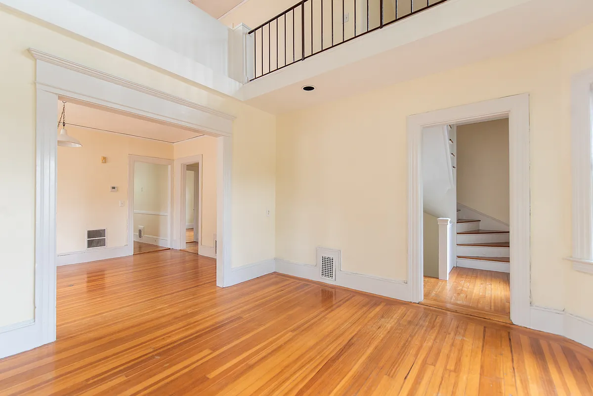 Building Photo - 558 Hope St #2