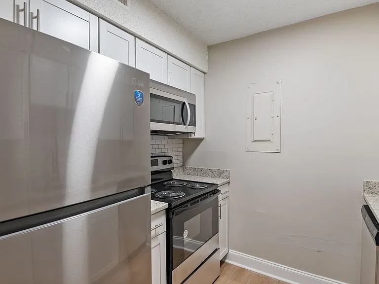 Arbor Landing Apartments — Photo 28