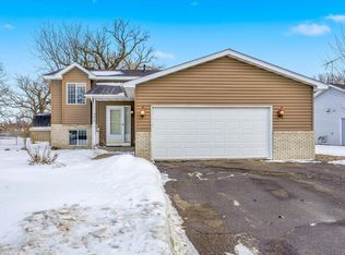 9072 Farmstead Ave, Monticello, MN 55362