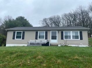 415 Saginaw Rd, Mount Wolf, PA 17347