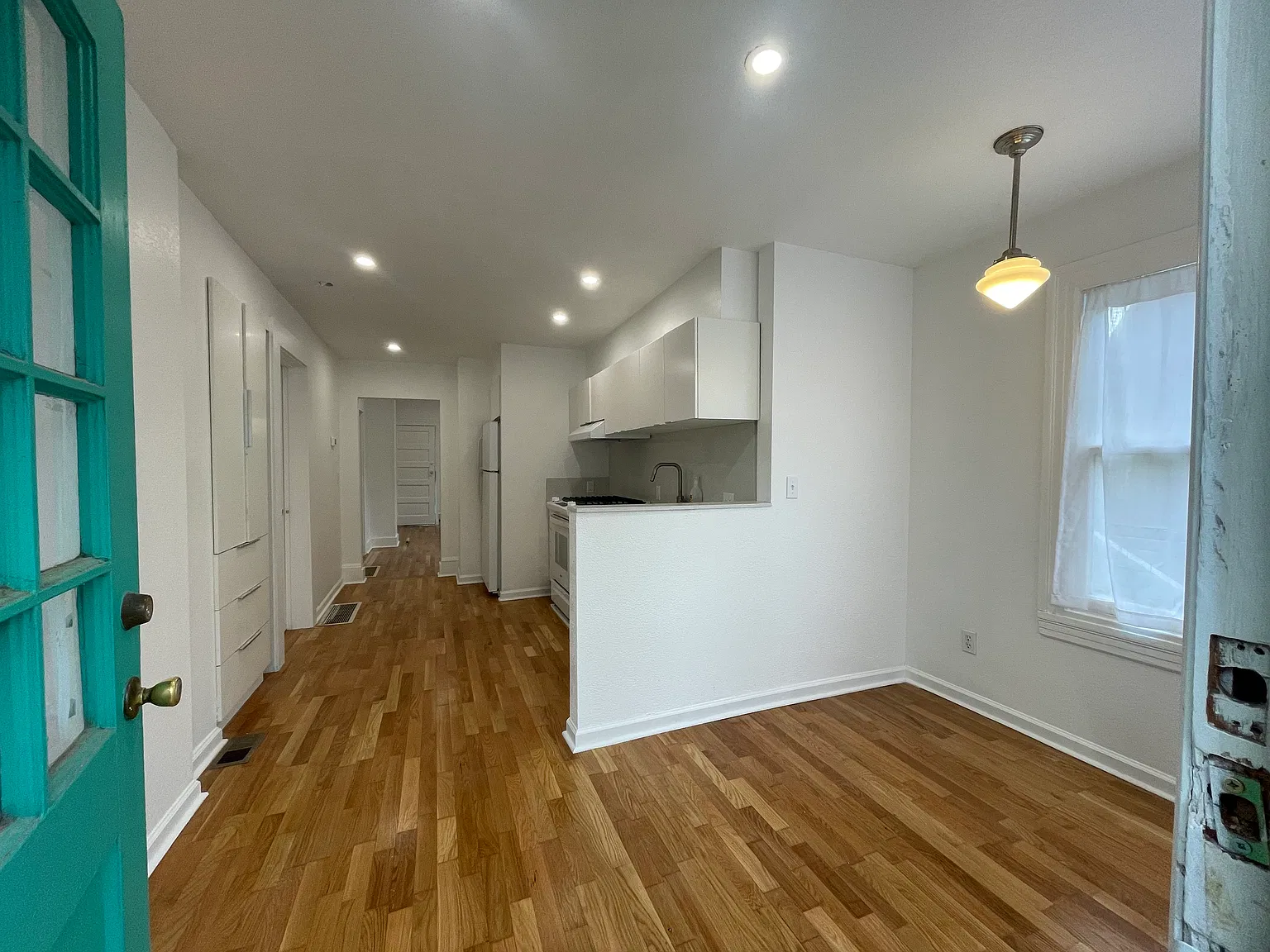 3942 NE 8th Ave — Photo 4