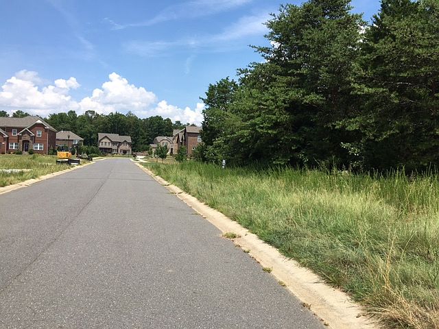2nd image of 151 River Lake Ct