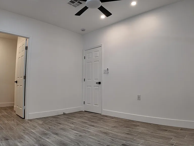 1109 W Broadway Rd #A — Photo 7
