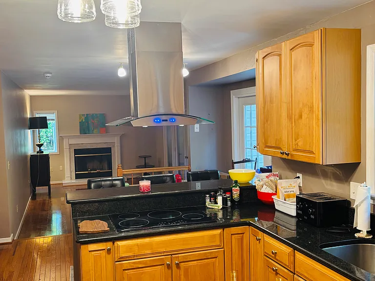 114 Boscobel Rd — Photo 9