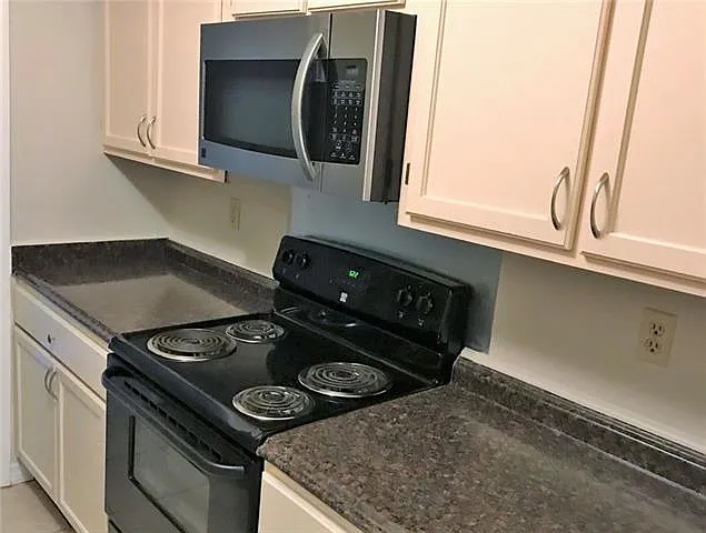 125 Walnut St — Photo 7