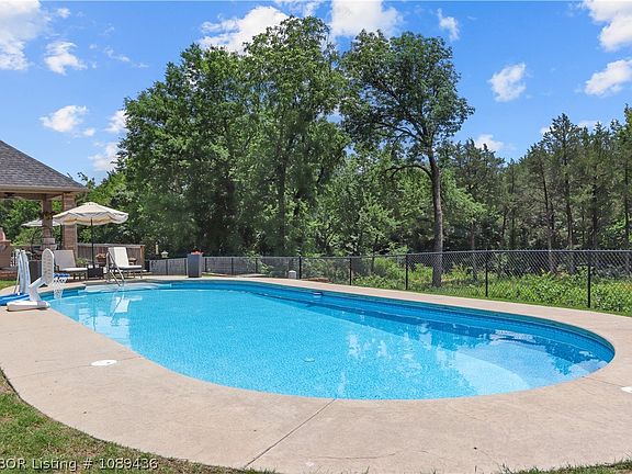 5th image of 2909 Silver Maple Ln