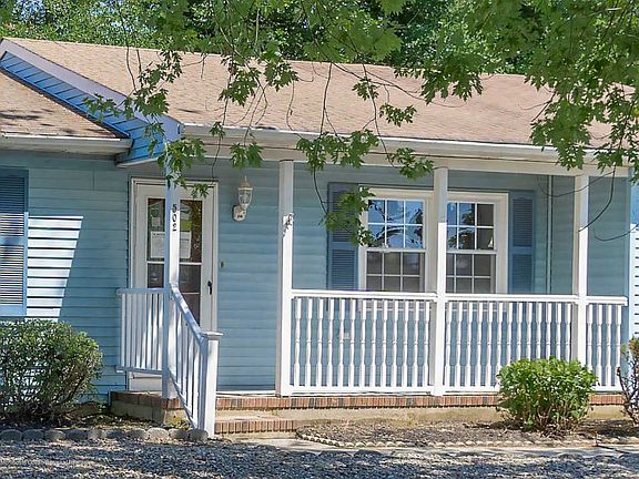 2nd image of 502 Ashwood Pl