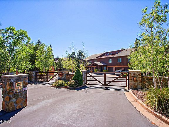 2nd image of 1100 DEODORA Lane #A