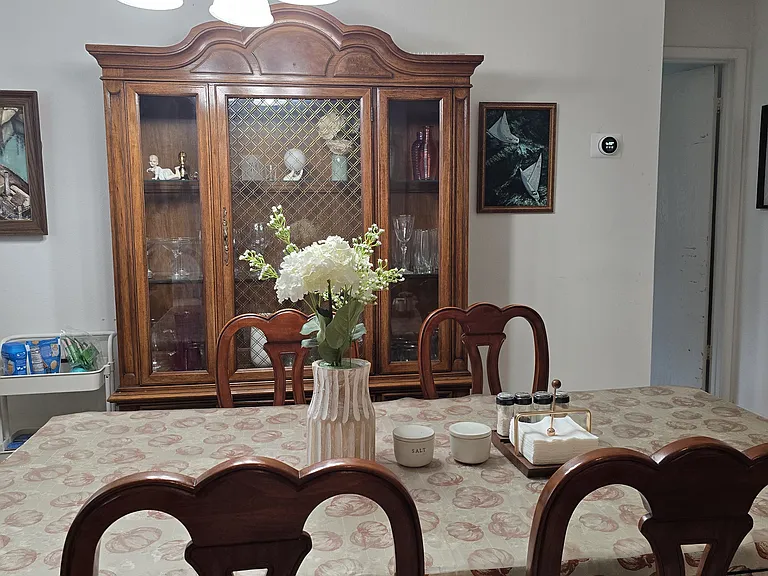 1545 Maxwell Ln — Photo 31