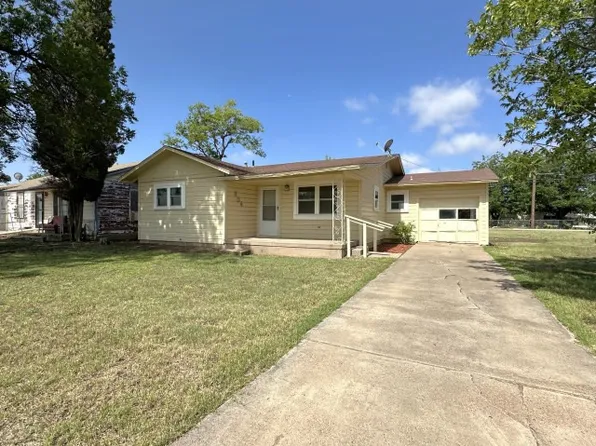 804 Columbia St, Stamford, TX 79553