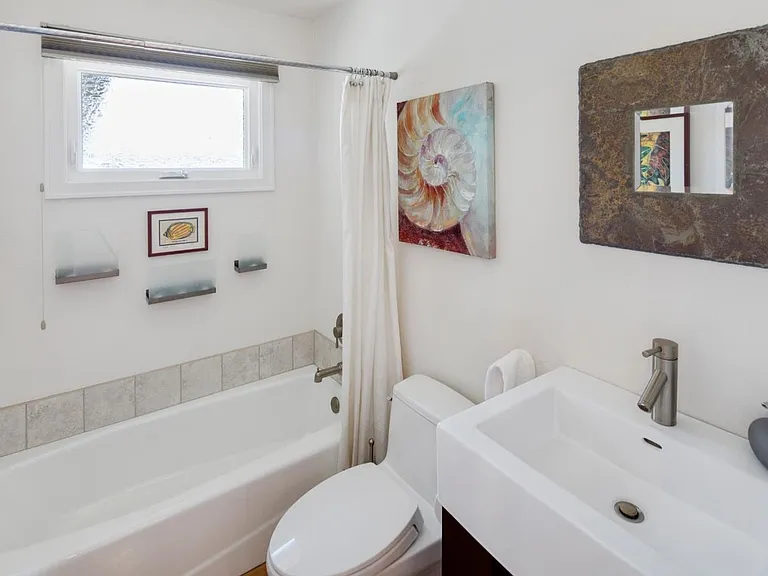 874 Wellington Pl — Photo 12