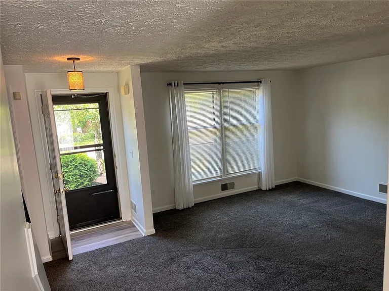 173 Wycliff Dr — Photo 5